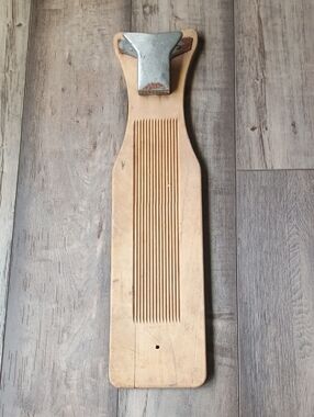 Normark Vintage Natural Wood Fish Scaling Board with Metal Clamp Vintage Decor